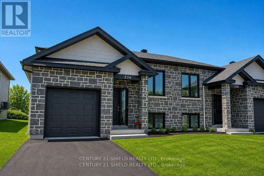 Property Photo:  236 East Ridge Drive  ON K6H 0H9 