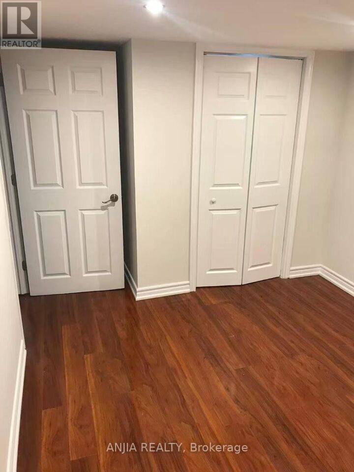 Property Photo:  24 Jenmat Drive  ON L6E 2A8 