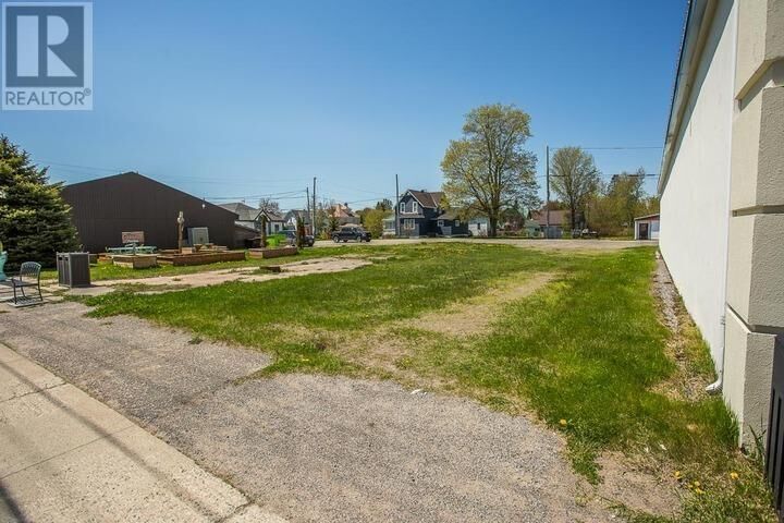 182 & 184 Main St — photo 1
