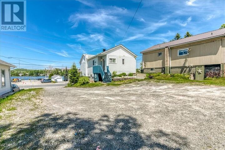 Property Photo:  1457 Bellevue Avenue  ON P3B 3G1 