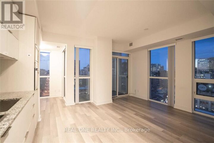 Property Photo:  318 Richmond Street West 1203  ON M5V 1X2 