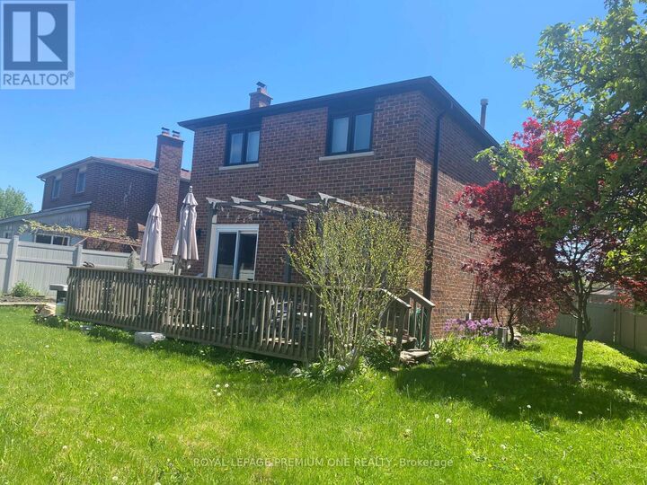 Photo de la propriété:  16 Muzzo Court  ON L4L 3K2 