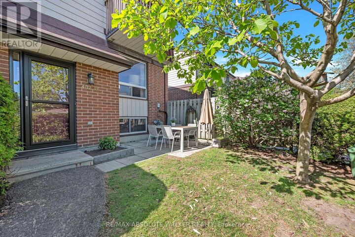 Property Photo:  402 Montfort Street 12  ON K1L 8G7 