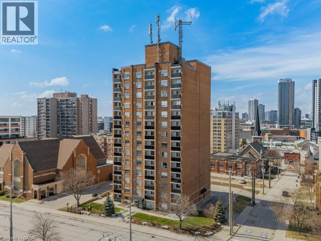 Property Photo:  64 Benton Street 506  ON N2G 4L9 
