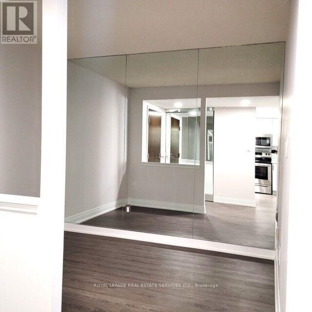 Property Photo: 225 Davenport Road 204 ON M5R 3R2