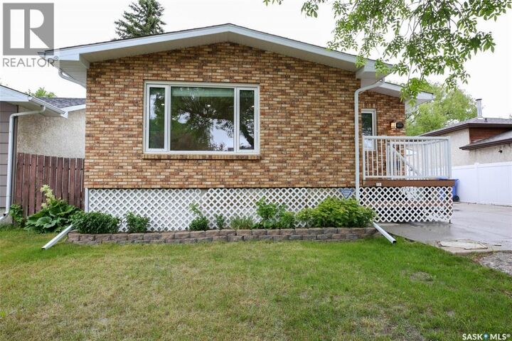 Property Photo:  1606 7th Avenue E  SK S4N 5S6 