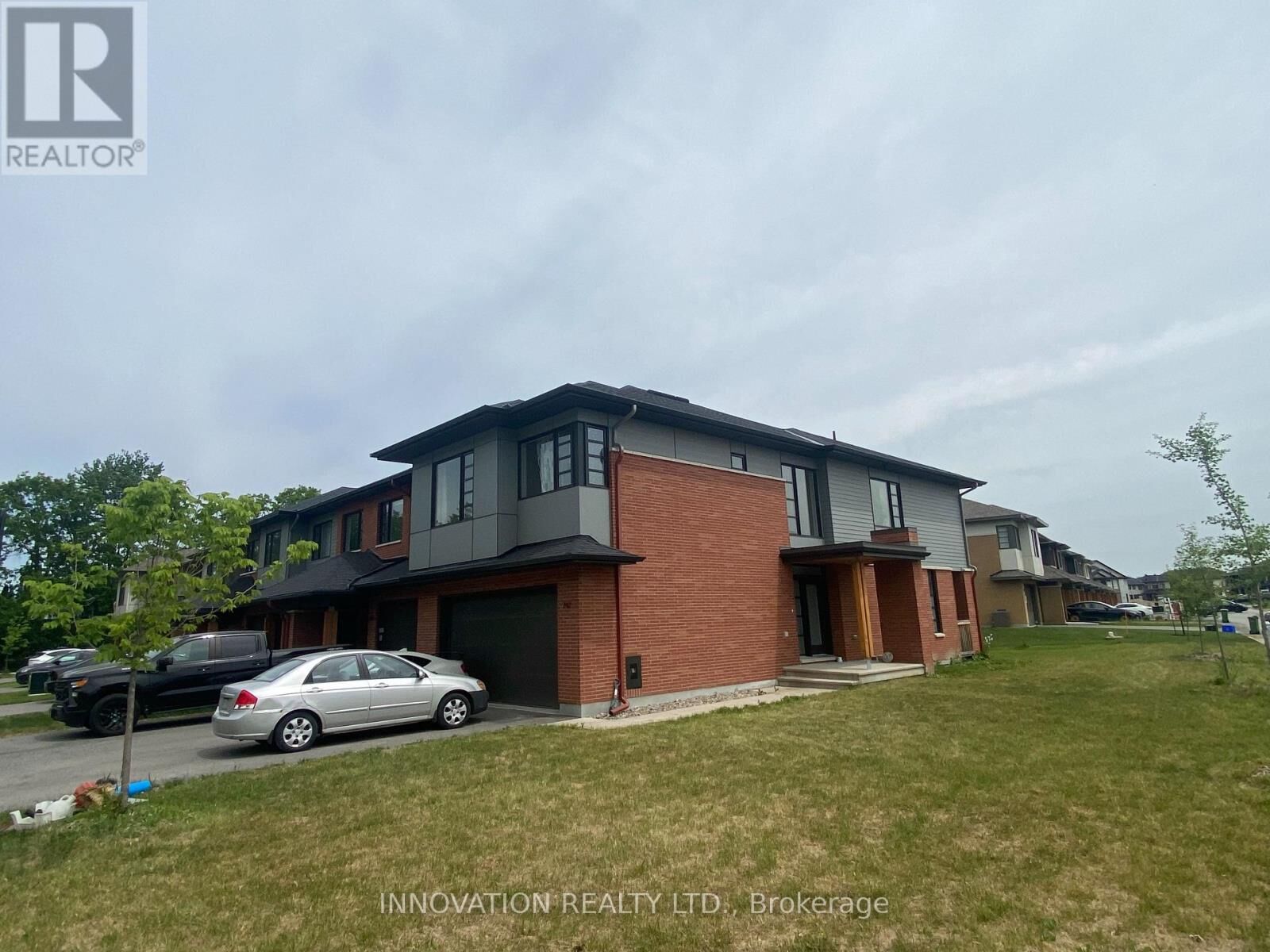 Property Photo:  747 Acai Way  ON K1X 0K1 