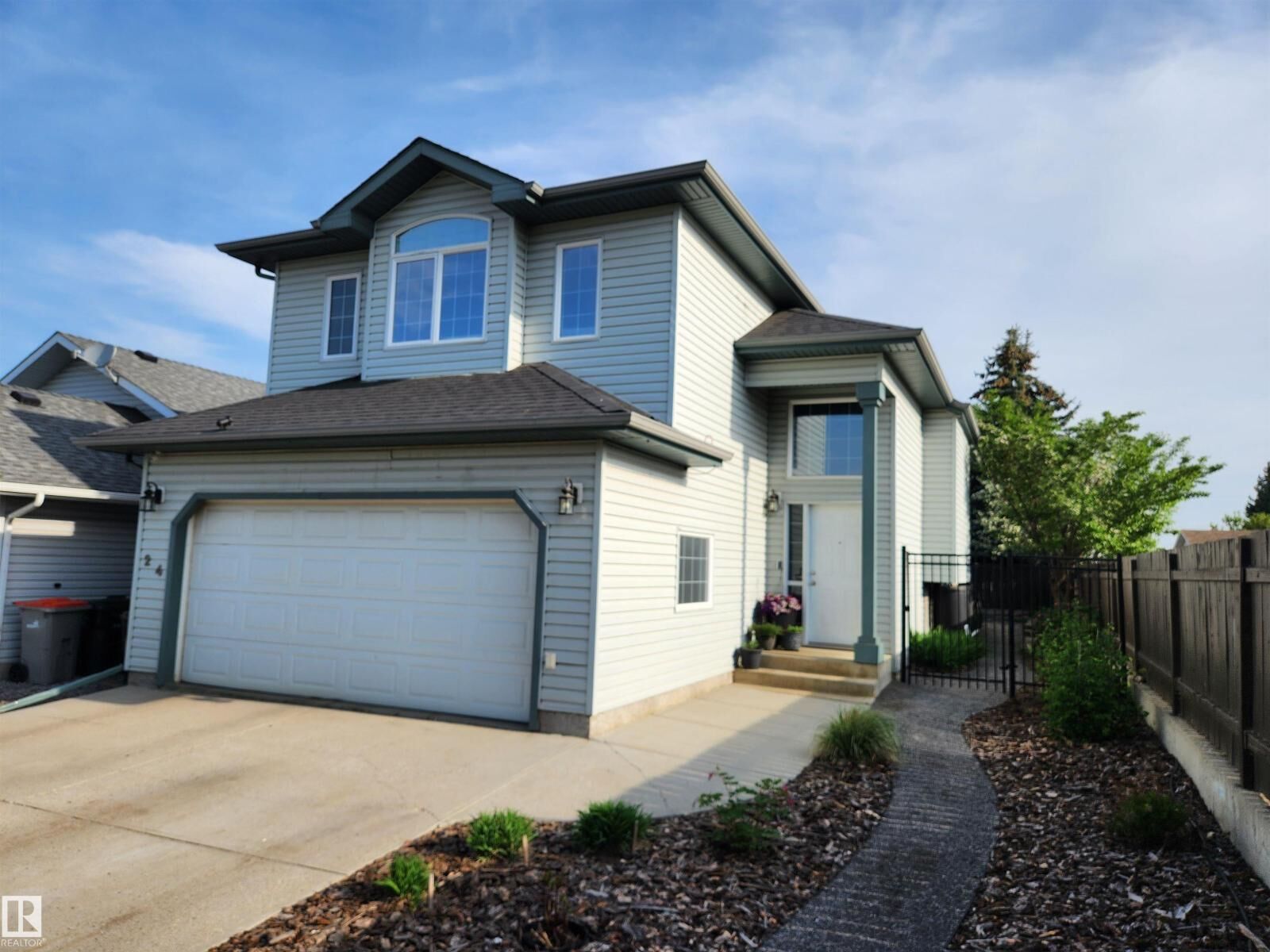 Property Photo:  24 Egerland Pl  AB T7Z 2W5 