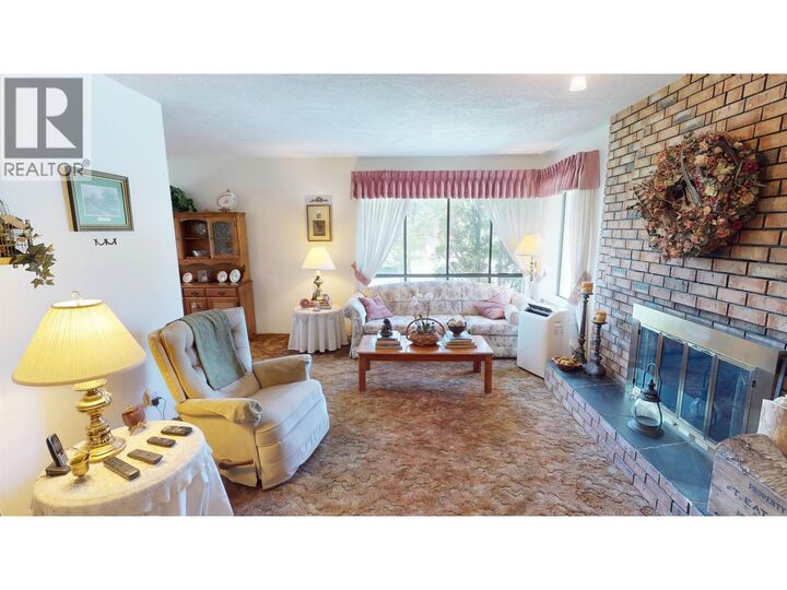 Property Photo: 378 Thompson Road BC V2J 5B5