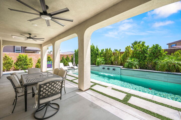 Property Photo:  40166 Vivaldi Court  CA 92203 