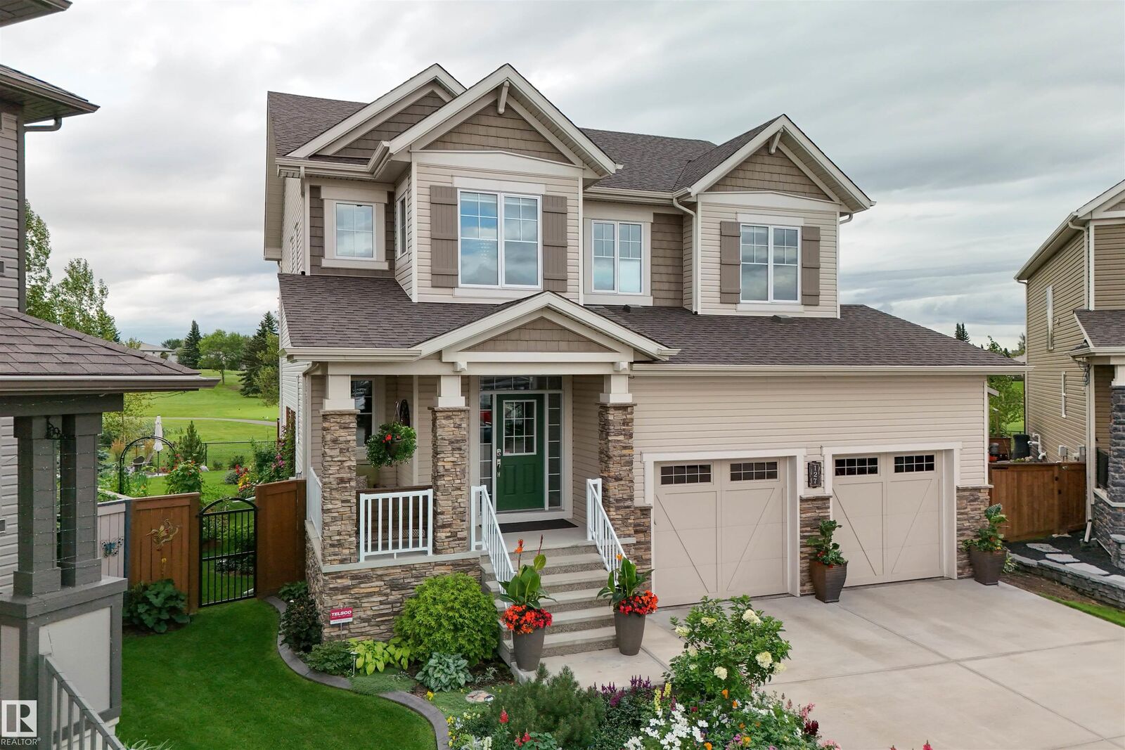 Property Photo:  127 Rosemount Court  AB T4X 1Z5 