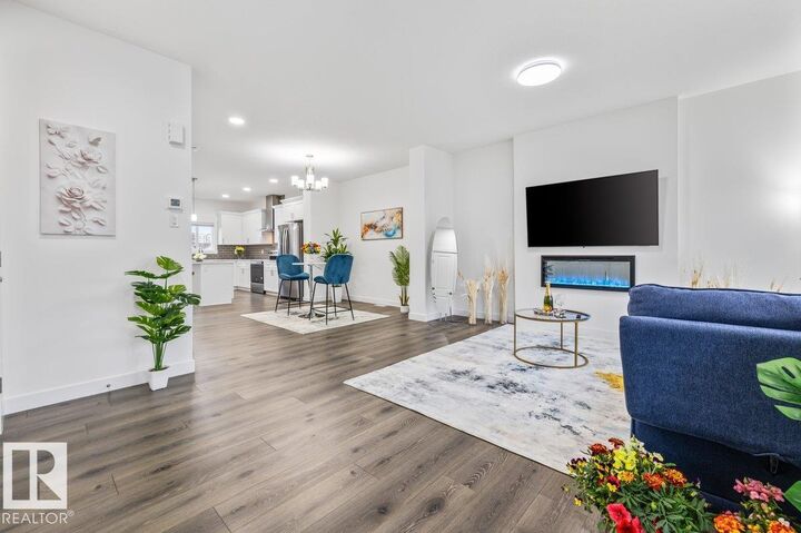 Property Photo:  9307 221 Street NW  AB T5T 6C9 