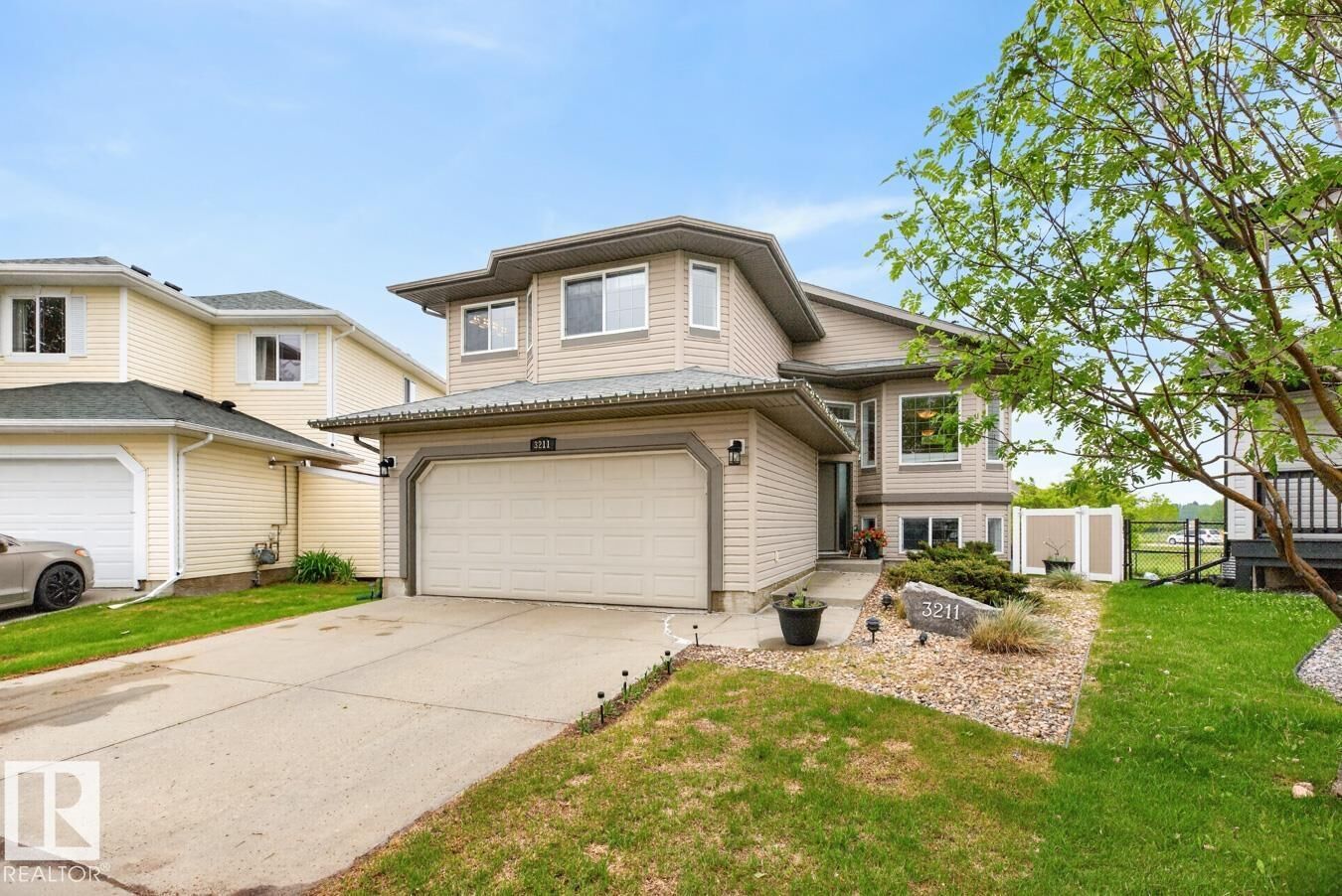 Photo de la propriété: 3211 47 Street AB T4X 0B7