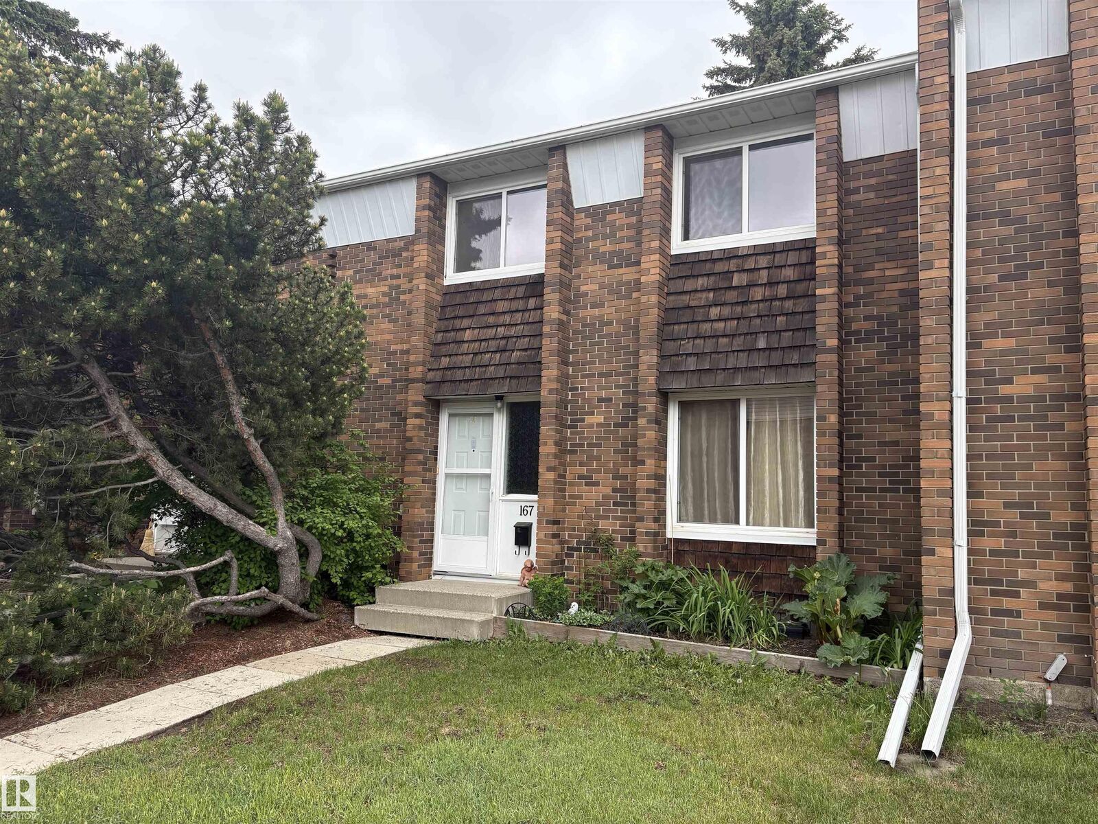 Property Photo: 167 Ridgewood Terrace AB T8N 0E9