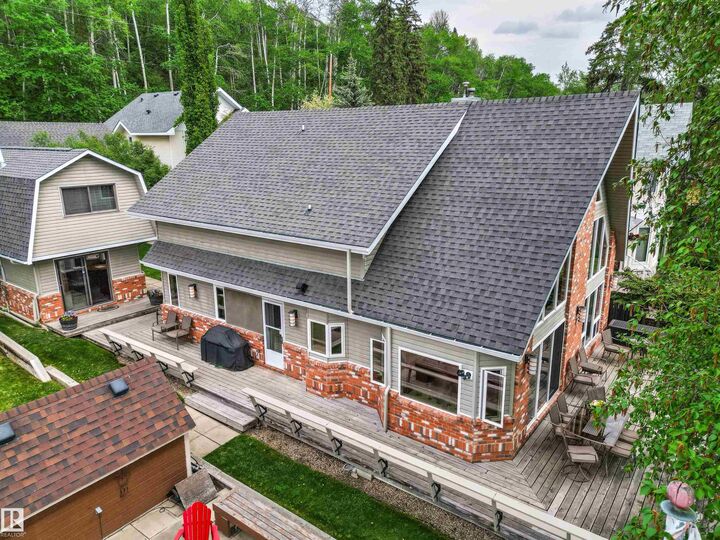 Property Photo: 597 1 Avenue AB T0E 2B0