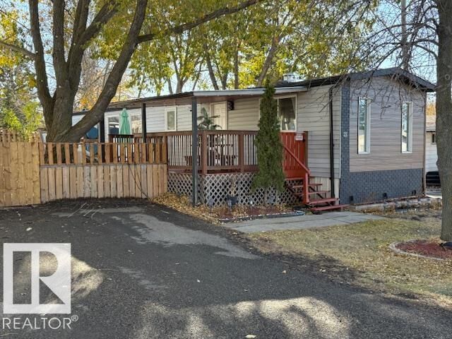 Property Photo: 25 Ridgeway Drive NW AB T6P 1G4