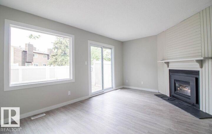 Property Photo:  3129 139 Avenue NW  AB T5Y 1R4 