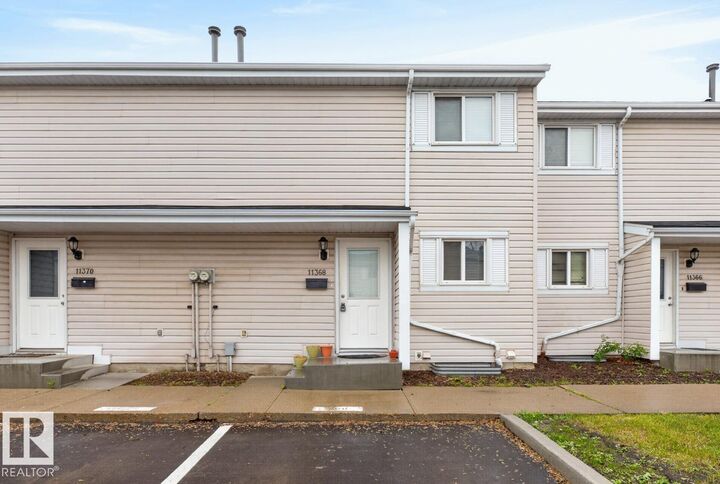 Property Photo:  11368 139 Avenue NW  AB T5X 3L4 
