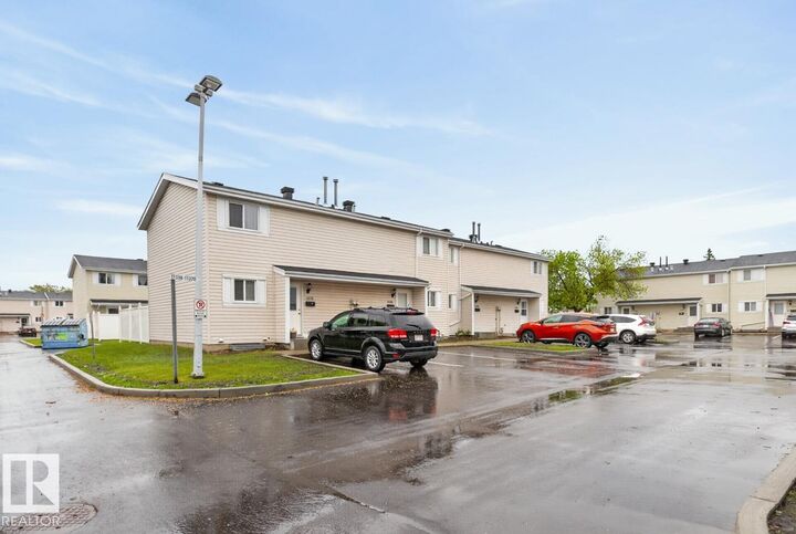 Property Photo: 11368 139 Avenue NW AB T5X 3L4