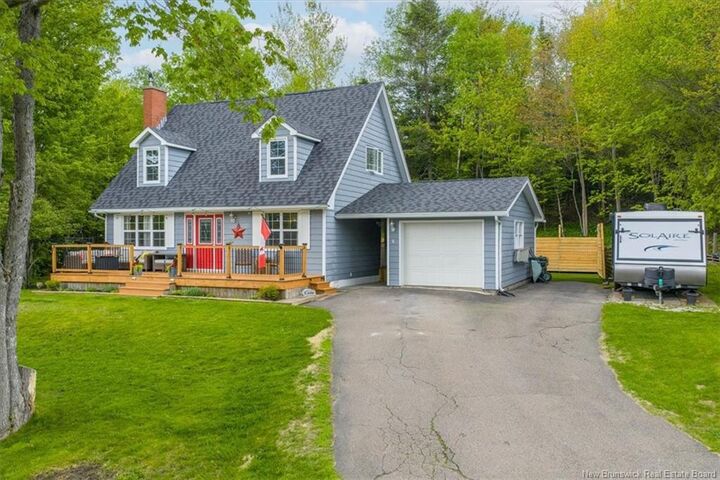 Property Photo:  6 Crestwood Drive  NB E2E 5H4 