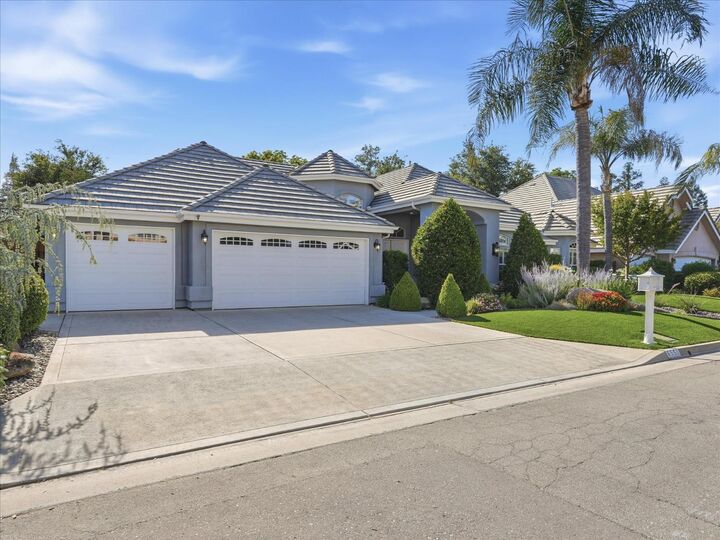 Property Photo:  6551 N Selland Avenue  CA 93711 