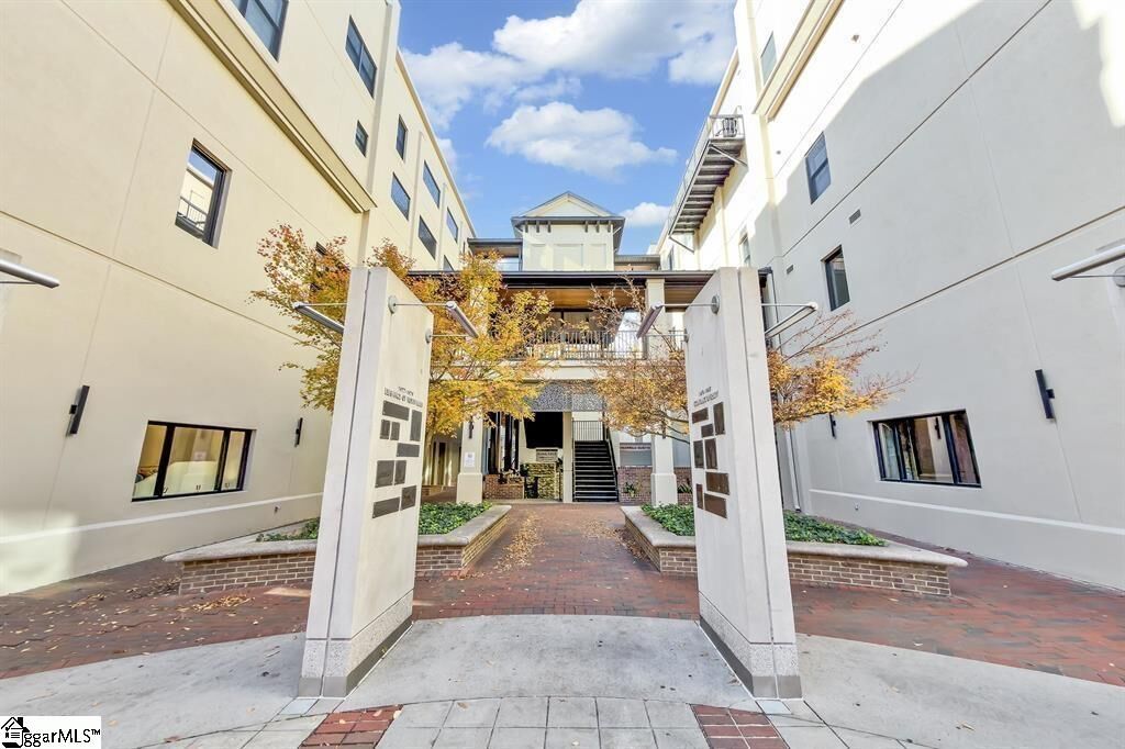 Property Photo: 233 N Main Street Unit 406 SC 29601