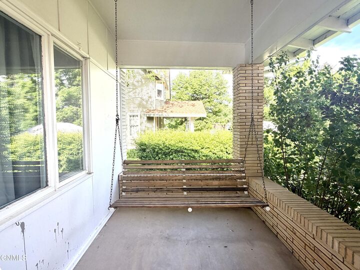 Property Photo:  504 3rd Street NW  ND 58554 
