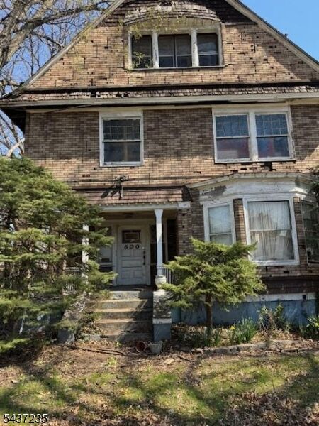 Property Photo:  600 Park Ave  NJ 07017 