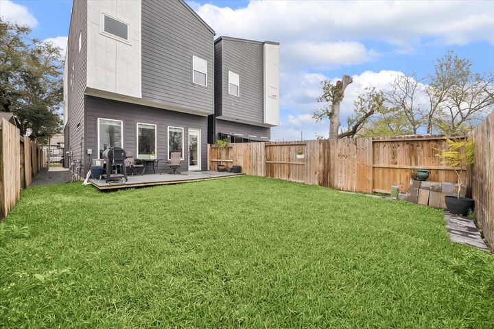 Property Photo:  5318 Wunder Lane  TX 77091 