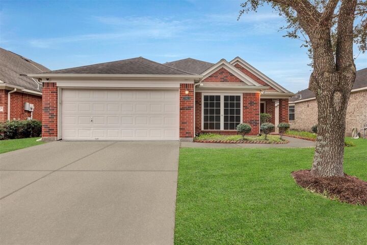 Property Photo:  2911 Ashbrook Lane  TX 77584 