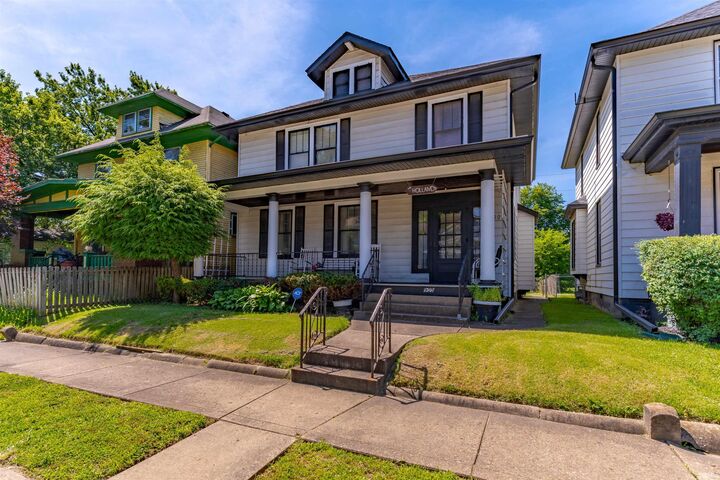 Property Photo:  905 E Blackford Avenue  IN 47713 