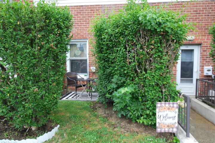 Property Photo:  20 Burbank Street O-B  NY 10710 