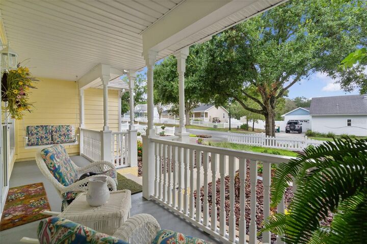 Property Photo:  1622 Laurel Way  FL 32778 