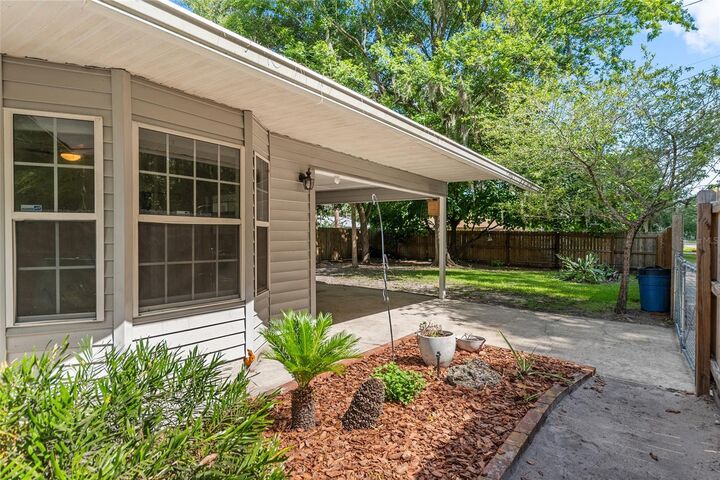 Property Photo: 2080 NW 2nd Street FL 32609