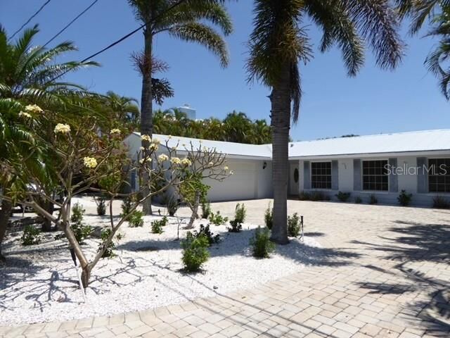 Property Photo: 12055 4th Street E FL 33706