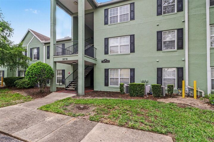 Property Photo:  2031 Dixie Belle Drive 2031C  FL 32812 