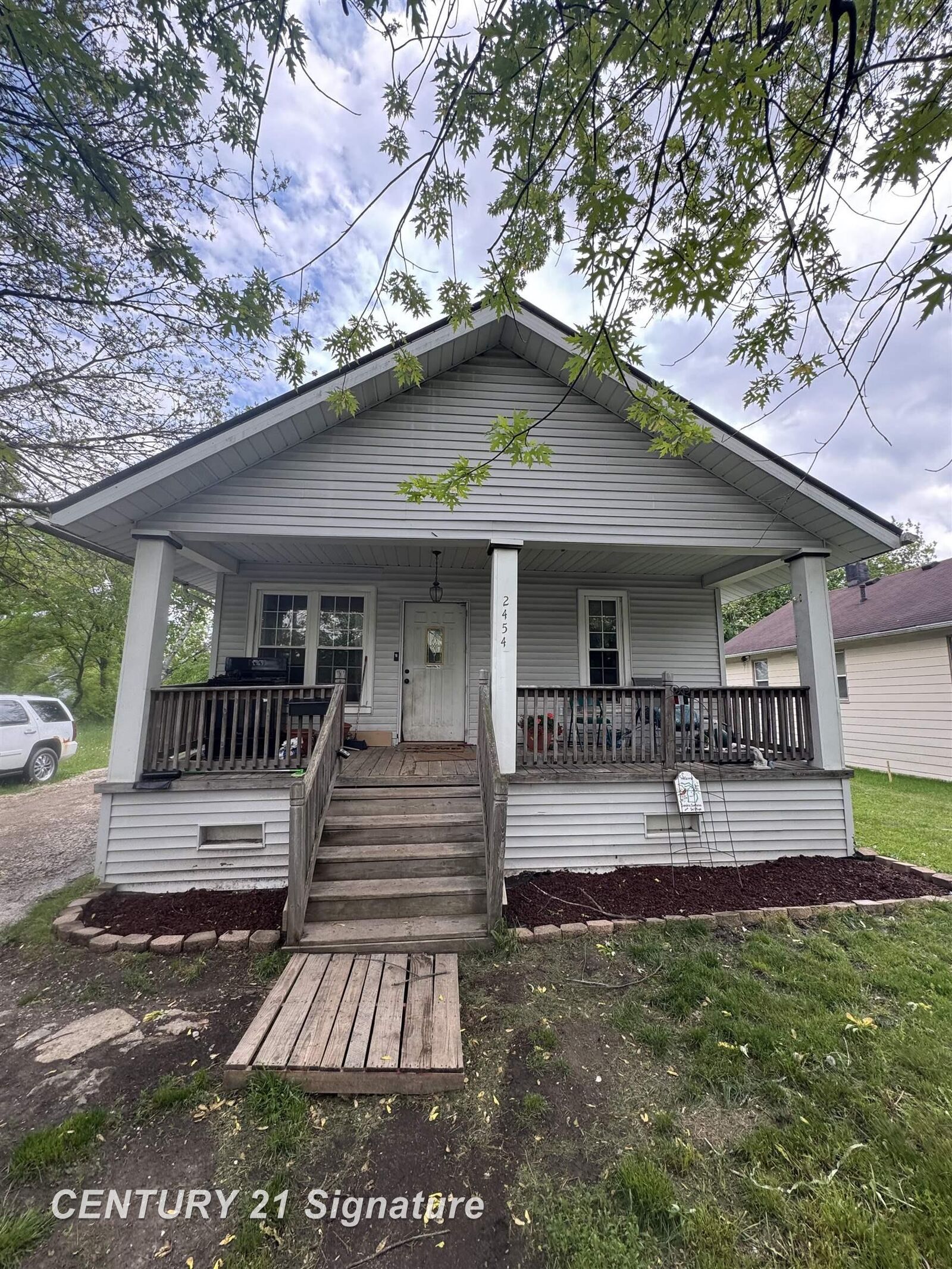 Property Photo:  2454 N Oakley Street  MI 48602 