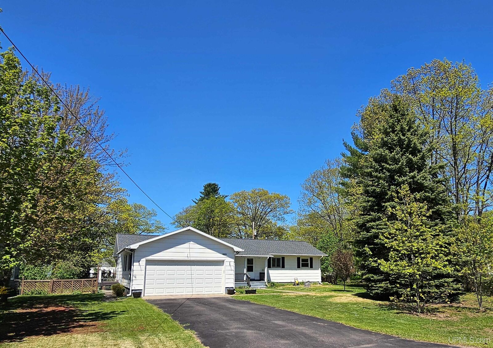 Property Photo:  23224 Chippewa Trail  MI 49922 