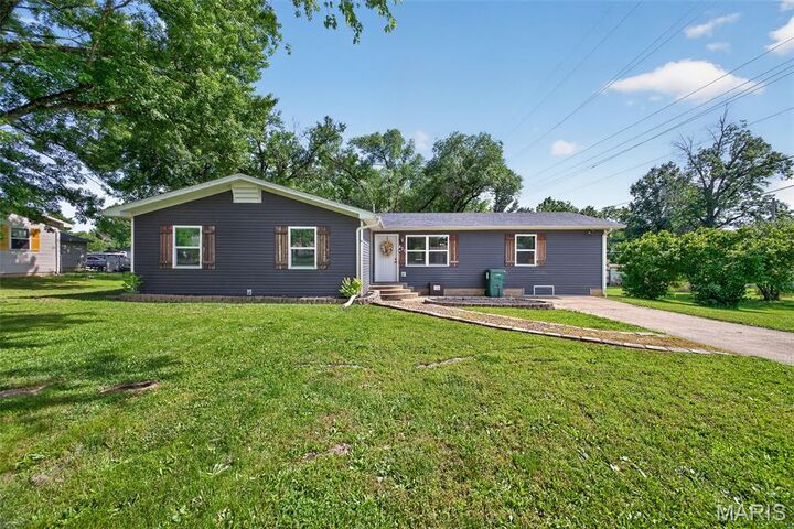 Property Photo: 421 Harris Lane MO 65536