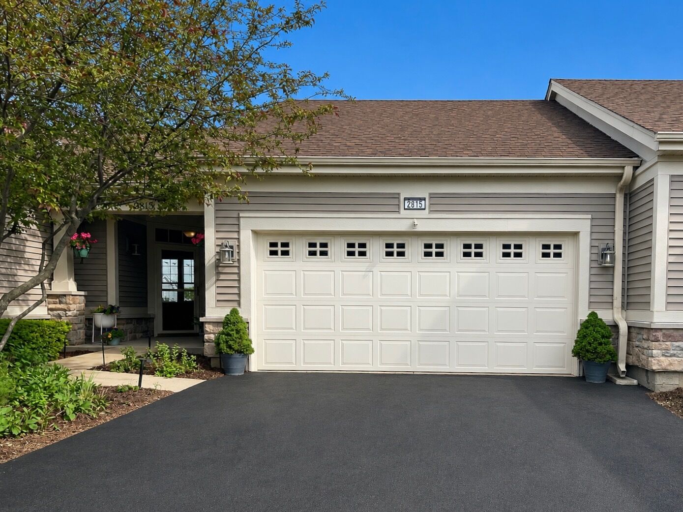 Property Photo:  2815 Normandy Circle  IL 60564 
