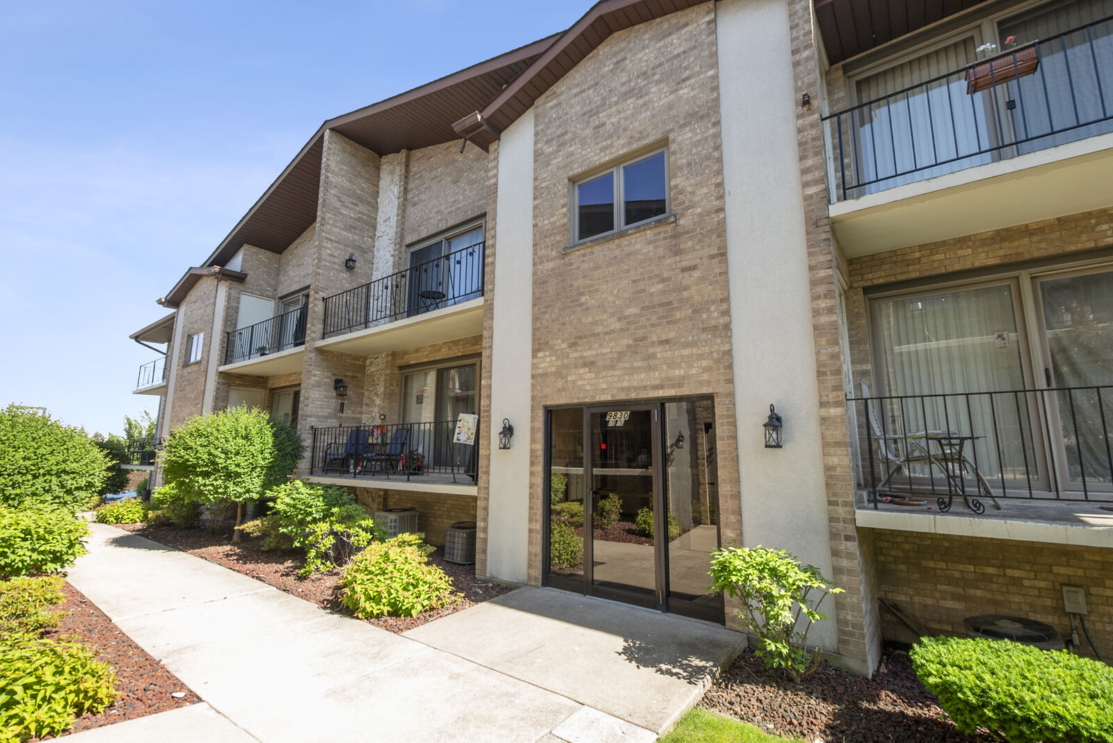 Property Photo:  9830 Nashville Avenue 6  IL 60415 