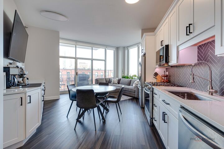 Property Photo: 1600 S Indiana Avenue 803 IL 60616