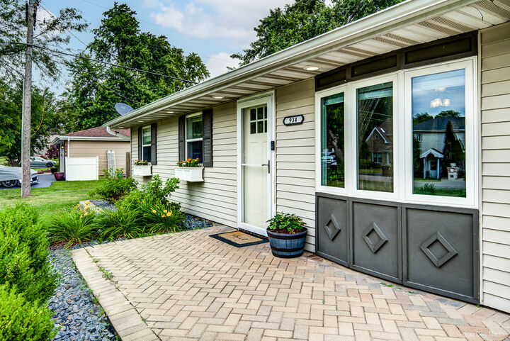 Property Photo:  934 Ogden Road  IL 60451 