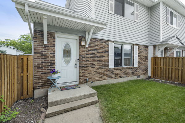 Property Photo:  12 Scarlet Hawthorne Court 12  IL 60517 