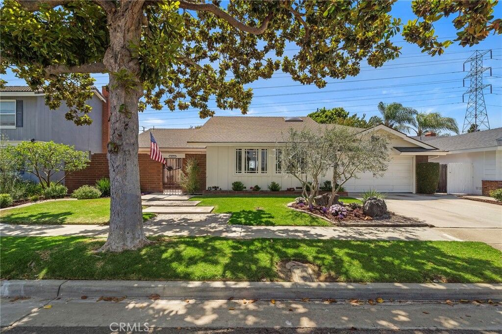 Property Photo:  18775 Santa Mariana  CA 92708 