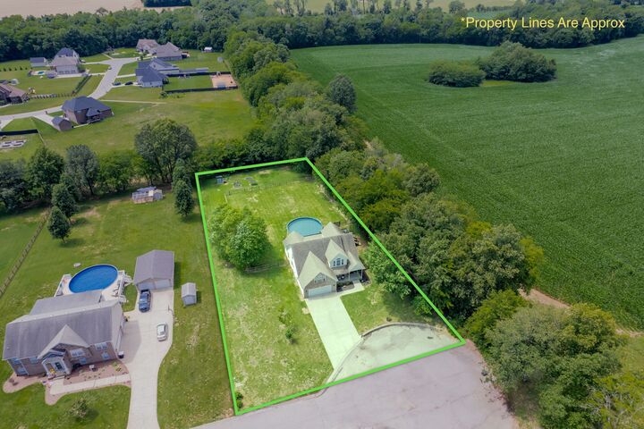 Property Photo: 956 Beldon Station Ln TN 37040