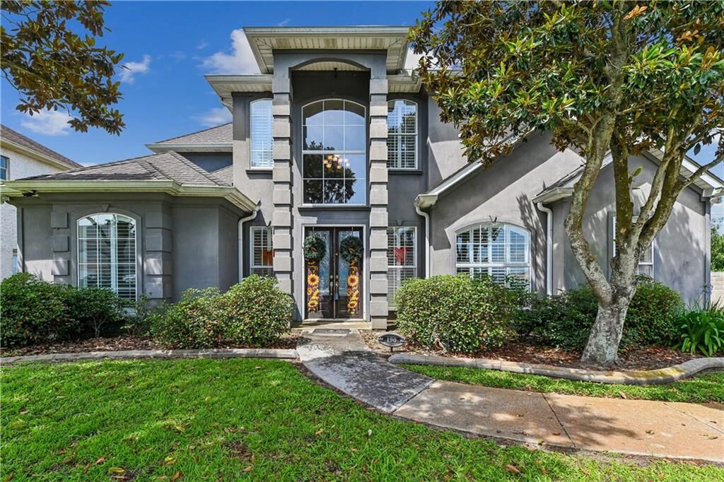 Property Photo:  190 W Greenbrier Drive  LA 70128 