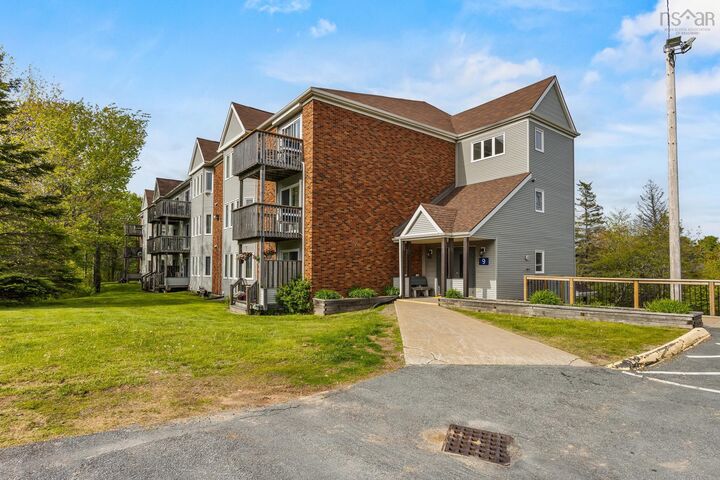 351 9 Forest Hills Parkway — photo 1