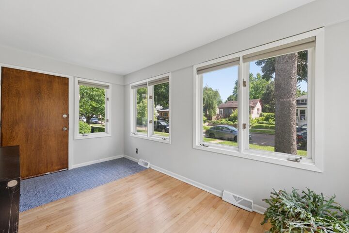 Property Photo:  1739 Palace Avenue  MN 55105 