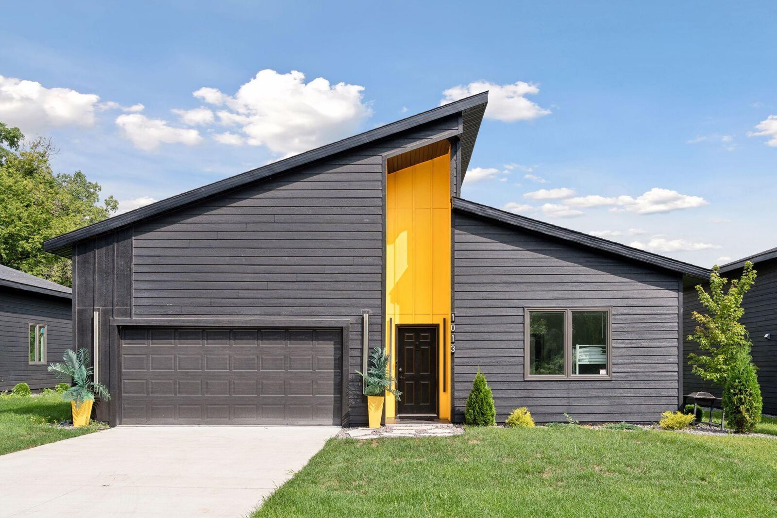 Property Photo:  1013 Gardner Street  MN 55391 